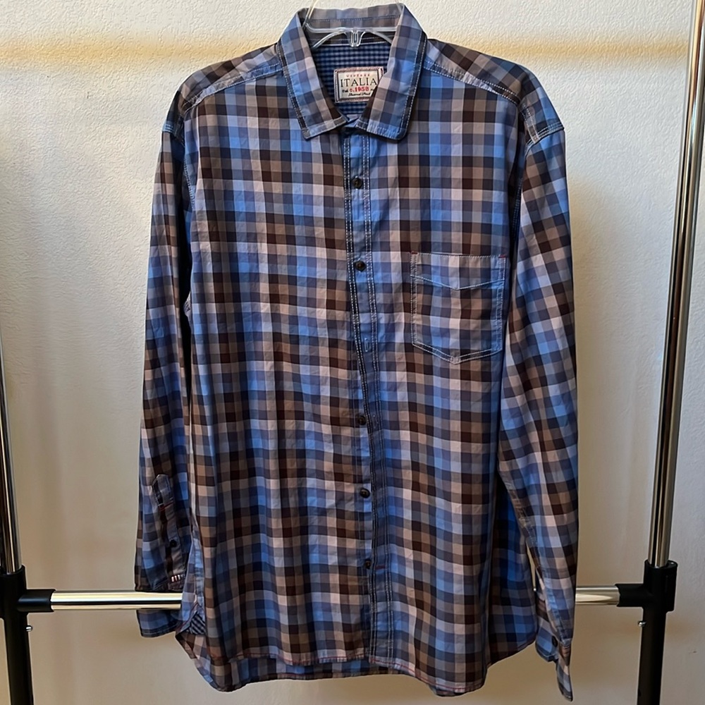 An Italia shirt . Size XL. Made from 100%cotton  Hardly worn.